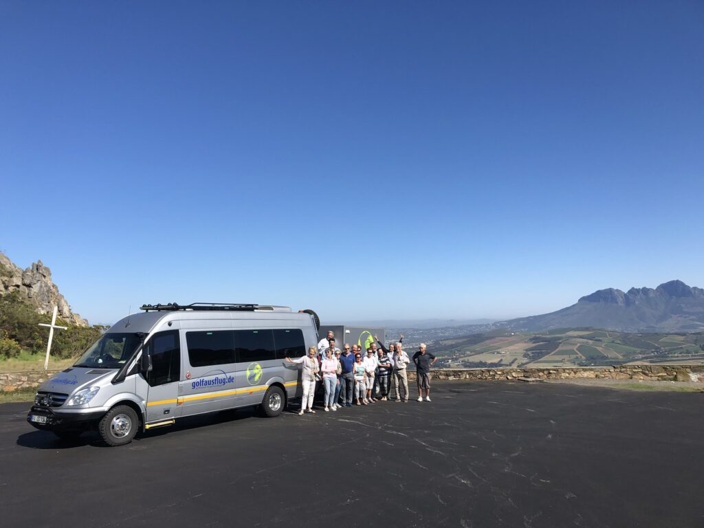 Mit dem eigenen Bus am Sir Lowry's Pass