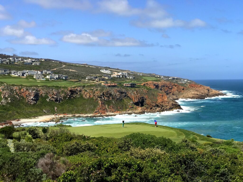 Pinnacle Point, Mossel Bay — Blick über die Klippenküste